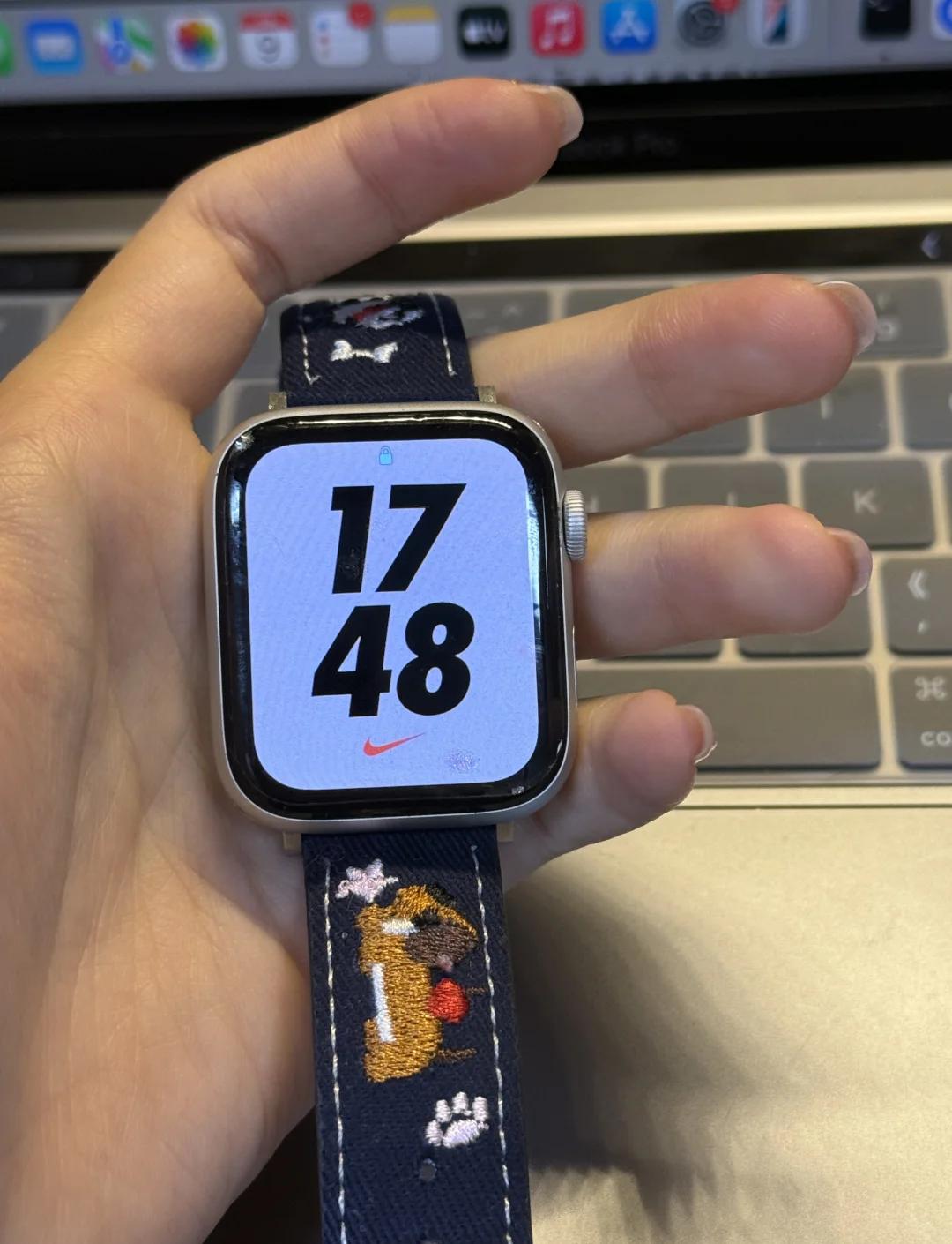 苹果表4耐克版和普通版(苹果手表4 耐克版和标准版)-第2张图片-WPS Office AI办公 苹果表4耐克版和普通版(苹果手表4 耐克版和标准版)-第2张图片-WPS Office AI办公